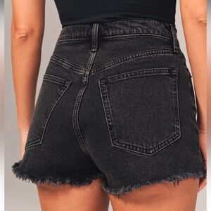 Abercrombie & Fitch High Rise 4” Mom Short - Size 27 (Size 4) Curve Love - Black